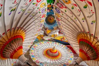 umbrela paper craftsmen_ photographytour_indonesia_central java_javaphototrip_dhikyaditya_1