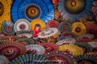 umbrela paper craftsmen_ photographytour_indonesia_central java_javaphototrip_dhikyaditya_6